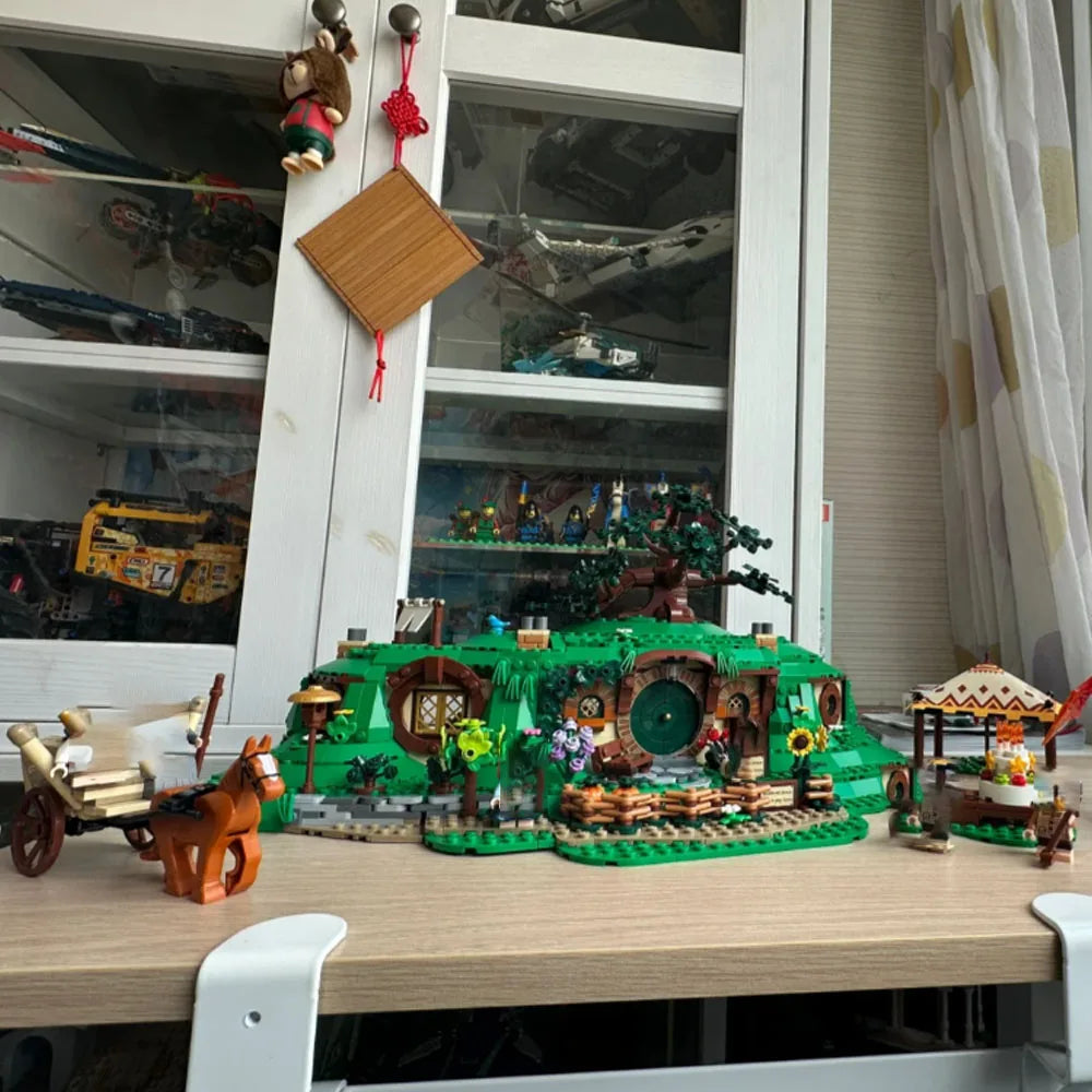 Hobbit-Haus – Klemmbaustein-Set mit 9 Figuren (2017 Teile)