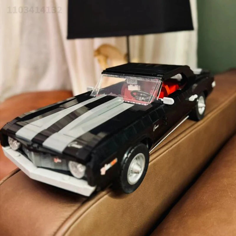 Classic Muscle Car – Schwarzer Oldtimer aus Klemmbausteinen – 1456 Teile