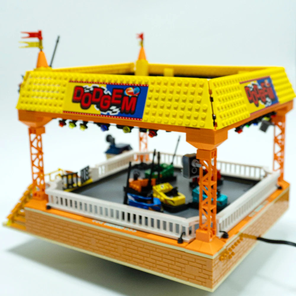 Jahrmarkt Autoscooter – Freizeitspaß aus Klemmbausteinen 1099 Teile