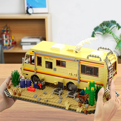 MOC Breaking Bad – „The Crystal Ship“ Wohnmobil Bauset (904 Teile + Walter & Jesse Figuren)