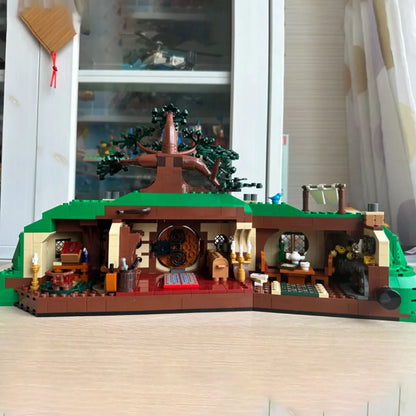 Hobbit-Haus – Klemmbaustein-Set mit 9 Figuren (2017 Teile)