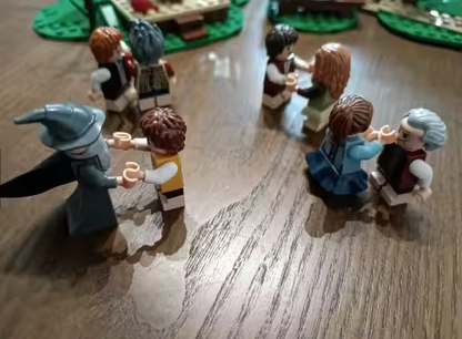 Hobbit-Haus – Klemmbaustein-Set mit 9 Figuren (2017 Teile)